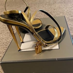 Shoes & Clothing